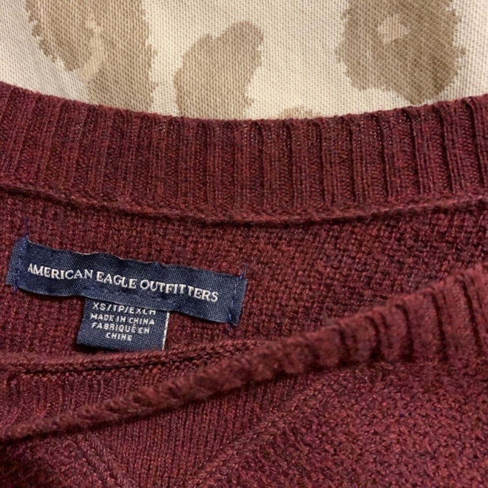 maroon sweater
